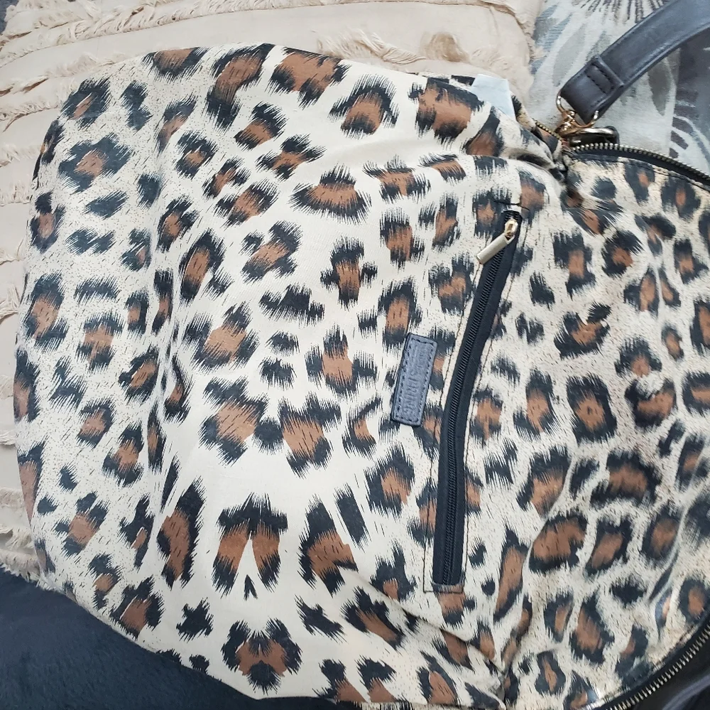 Call it Spring foldover tote/crossbody/shoulder - Picture 10 of 16